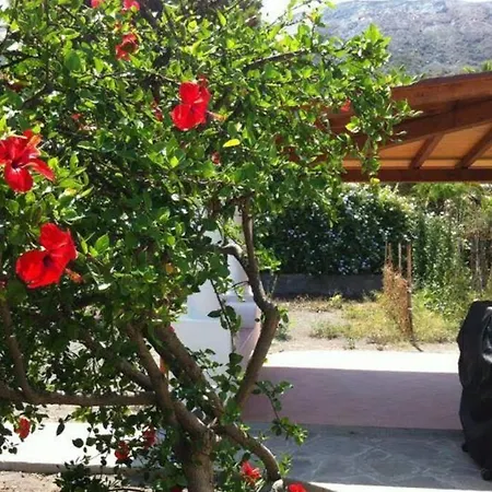 Villa By The Vulcano - 70Mq Plus Large Garden And Patio Exterior photo