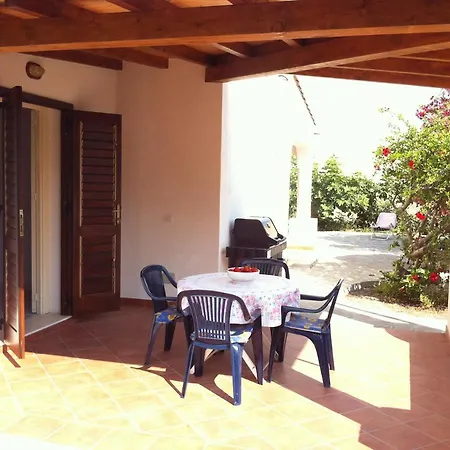 Villa By The Vulcano - 70Mq Plus Large Garden And Patio Exterior photo