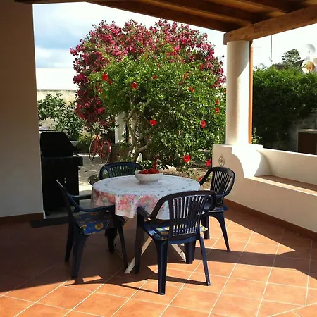 Villa By The Vulcano - 70Mq Plus Large Garden And Patio Exterior photo
