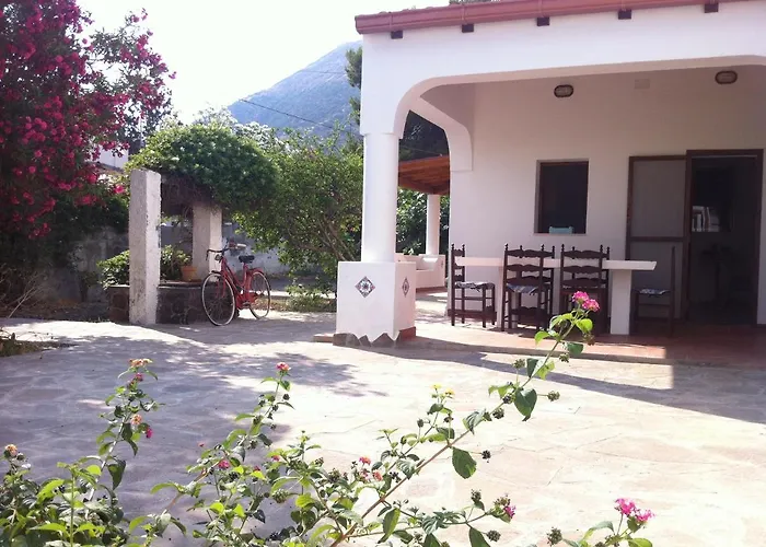 Villa By The Vulcano - 70Mq Plus Large Garden And Patio