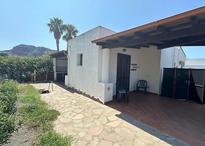 Villa By The Vulcano - 70Mq Plus Large Garden And Patio